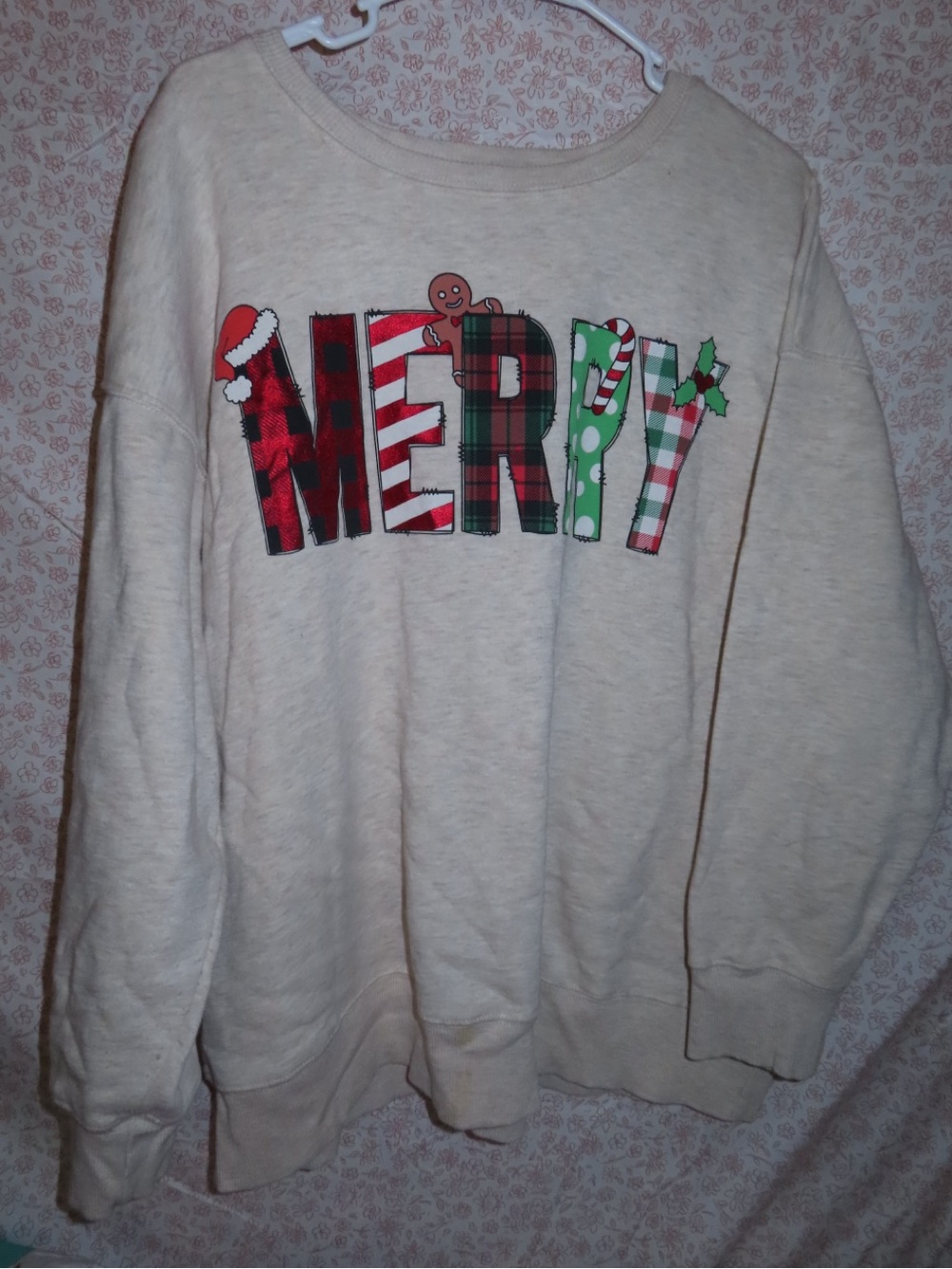 Holiday Time Cream Crewneck 'MERRY' Graphic Sweatshirt with Red & Green Accents